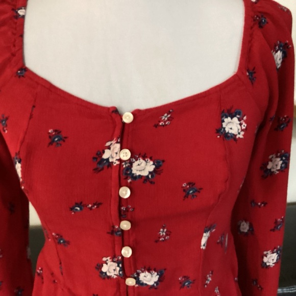 Hollister Red Viscose Floral Peasant Peplum Blouse size S - Picture 4 of 5